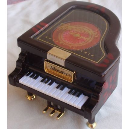 Playing piano wood miniature