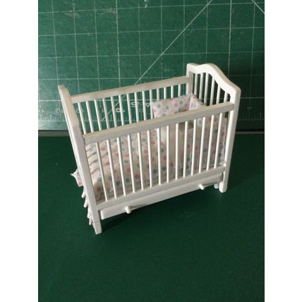 White Cot with Drawer White Pink/Blue Spots Bedding 1:12th Dolls House Miniature