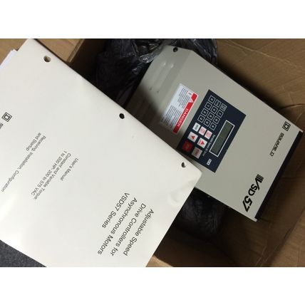 NEW SQUARE D 480VAC 7.5 HP VFD DRIVE VSD57CU90N46 3 PH (TELEMECANIQUE) VSD57,DJ