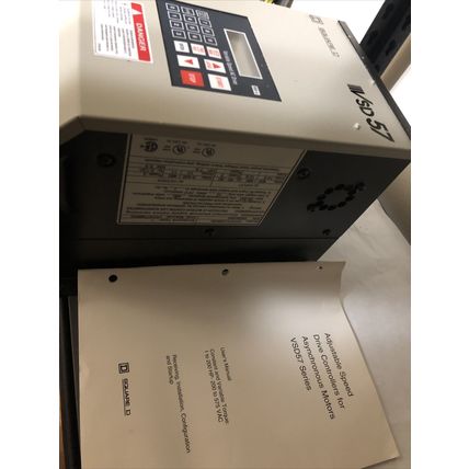 NEW SQUARE D 480VAC 7.5 HP VFD DRIVE VSD57CU90N46 3 PH (TELEMECANIQUE) VSD57,DJ