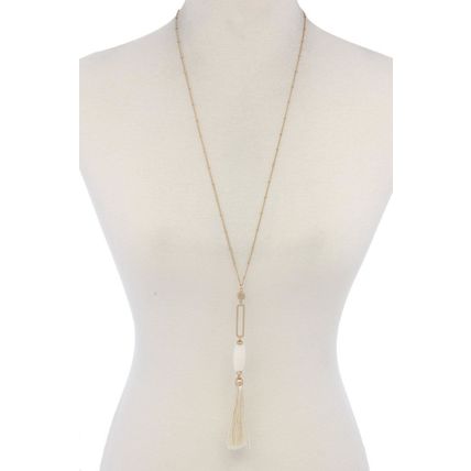 Cut Out Long Oval Bead Tassel Pendant Necklace