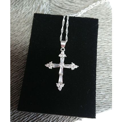 White Topaz Crystal Cross Pendant 18K White Gold Plated Necklace Gift Boxed