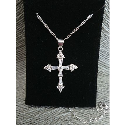 White Topaz Crystal Cross Pendant 18K White Gold Plated Necklace Gift Boxed
