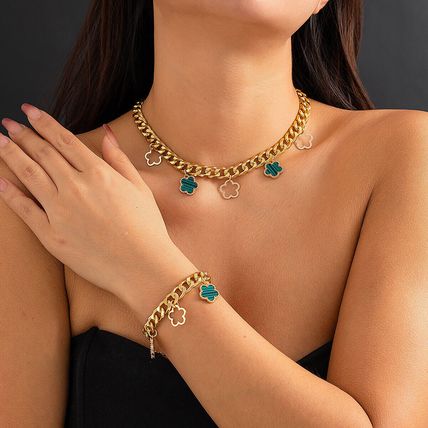 Fashion Color Parthenocissus Grass Pendant Necklace For Women