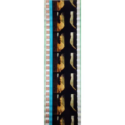 Pk DAU - A - MIX - c 076X . 1 STRIP OF 5 - 35MM FILM CELLS. ( )