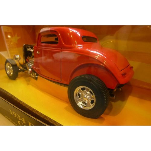 TSD - 1/18 1934 Ford coupe , street rod, red ,