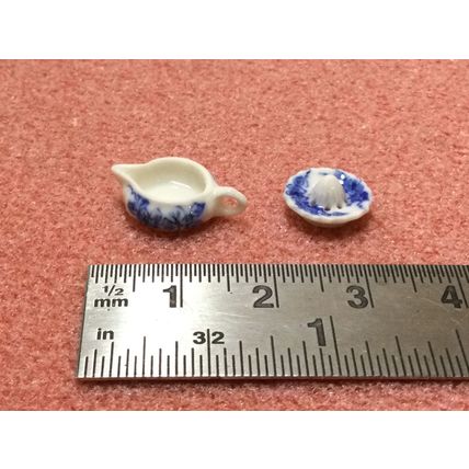 Juicer Blue Floral 1:12th Dolls House Miniature