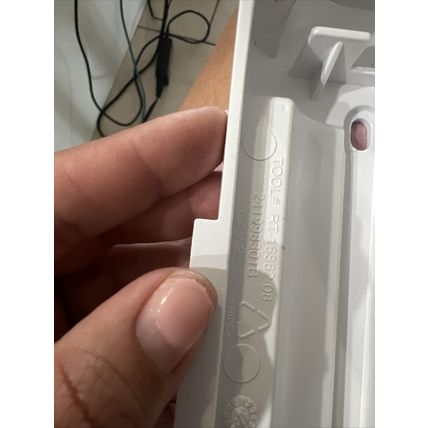 Frigidaire 241998303 MOUNT-WATER FILTER