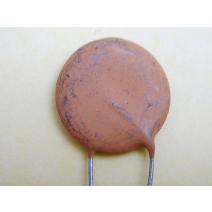 0.1µF 50V, Long Wire Disc Capacitors, Pack of Appx 100 New Old Stock.