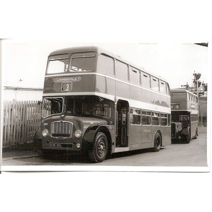 Black & White Photograph of Thames Valley Traction Co. Ltd. - 536 BBL