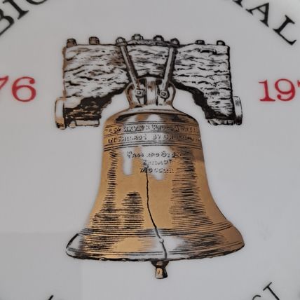 BICENTENNIAL Collectors PLATE 1776-1976 Liberty Bell In God We Trust USA Gold Tr