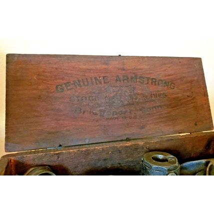 Vintage Armstrong Bridgeport Conn. USA Pipe Threader in Original Wood Box