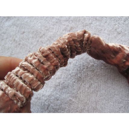 Scunci Soft Dusty Rose Pink Wide Velvet Fabric Headband Headwrap Hair Head Band