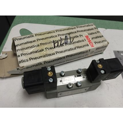 NEW BOSCH 0 820 024 552,1 824 210 223 DIR.-CONTROL VALVE ED 5/2,0 B20 024 552,Se