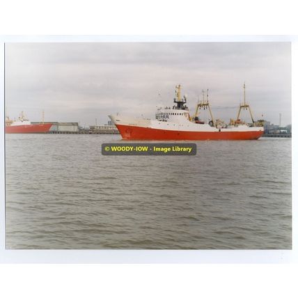tr483 - UK Fishing Trawler - Northern Horizon , built 1966 - photo 8" x 6"