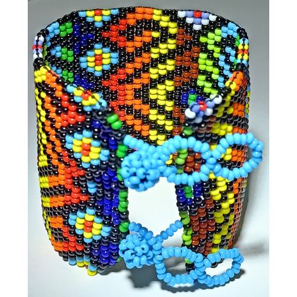 Traditional Huichol Art. Mexico Glass Seed Beads Bracelet. Crazy Waves 4