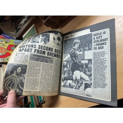 GOAL MAGAZINE #278 29 DEC 1973 UK FOOTBALL MAGAZINE - MARTIN CHIVERS POSTER (LL)