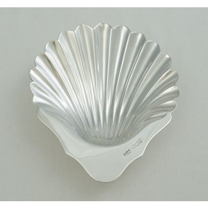 Butter Shell, Antique English Sterling Silver, Mappin & Webb, Sheffield 1903.