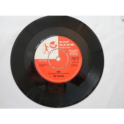 7" 1960.THE VENTURES.WALK DONT RUN.JAR-417.HOME . EXCELLENT