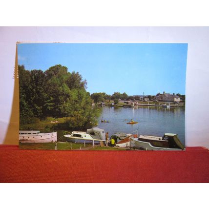 THE THAMES AT CHERTSEY, Surrey. used postcard 1981 pm =