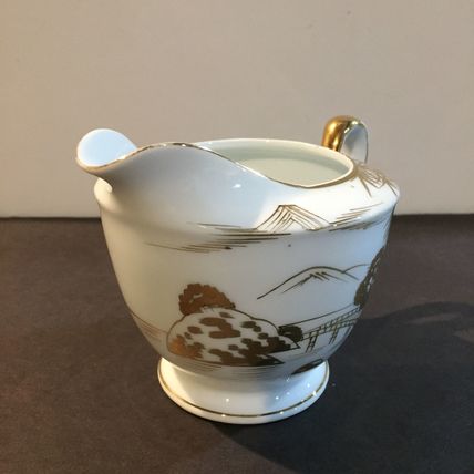 Kutani (KUT ?-series ID unknown) Hand-Painted Gold on White Creamer