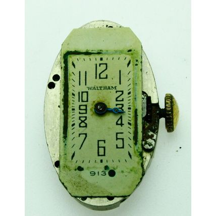 Waltham Model 665 650 15 J Watch Movement Size 6.5 x 11''' = 14.6 x 24.8 mm Runs