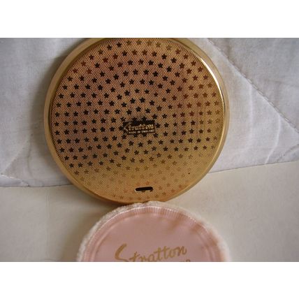 Vintage Stratton Morris Minor Car Cream Powder Compact New and Unused 1970s