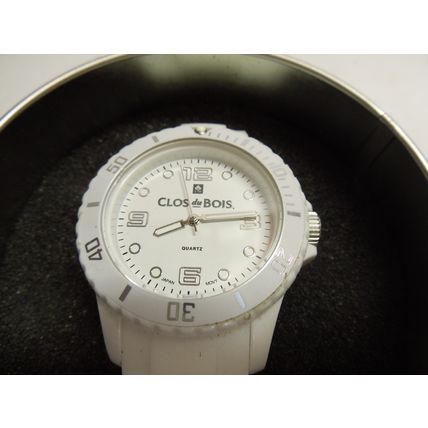 CLOS DU BOIS Wrist Watch White Japan Quartz Movement Metal Case New