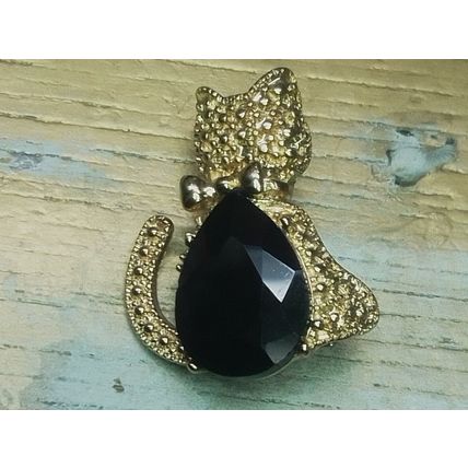 Vintage Cat Pin / Brooch Black Body Gold Tone