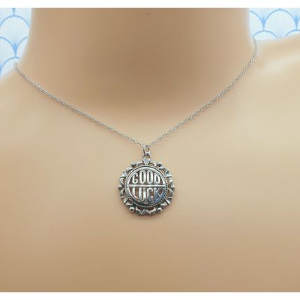 Vintage 925 Sterling Silver Good Luck Medallion Pendant Necklace