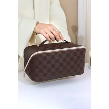 Chestnut Checkered Zipper Handle PU Leather Travel Makeup Bag