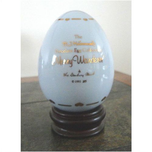 Porcelain egg Merry Wanderer 1993 M. I. Hummel Danbury Mint vintage collectible