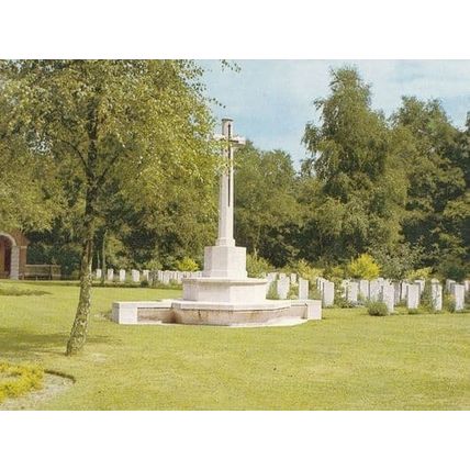 Overloon Engels Karkhof WW2 Monument Holland Military Grave Dutch Postcard