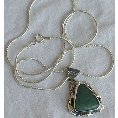 Green pendant HM9
