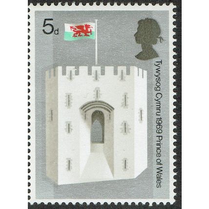 1969 Investiture of Prince of Wales 5d Multicoloured SG804 UM