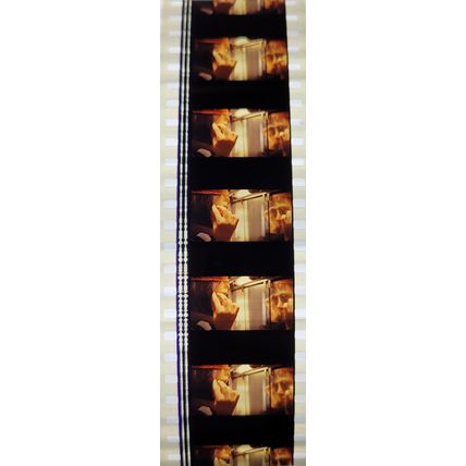 Pk GEB - M - MIX - b 029C . 1 STRIP OF 5 - 35MM FILM CELLS. ( Leon )