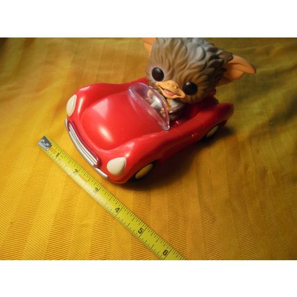 Funko Pop Hot Topic EXCLUSIVE! GREMLINS - GIZMO In Red Corvette!! #71 ! $25.00