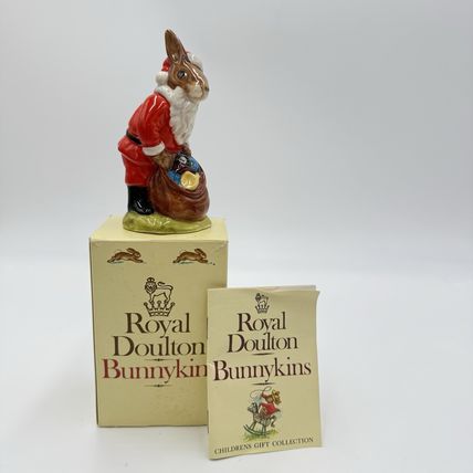 Royal Doulton England Santa Bunnykins Happy Christmas DB17 Porcelain Figurine
