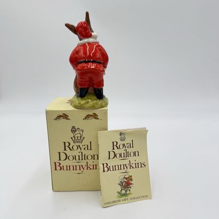 Royal Doulton England Santa Bunnykins Happy Christmas DB17 Porcelain Figurine