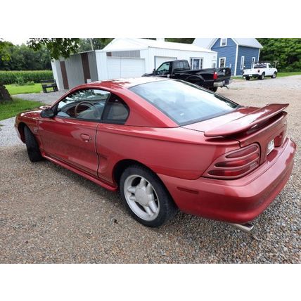 1995 Ford Mustang GT_2