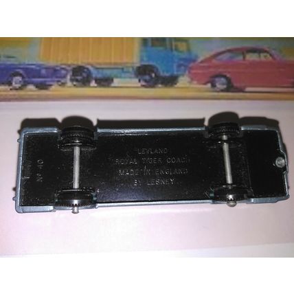 Matchbox - No40 Long Distance Coach - original box -