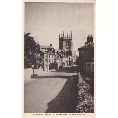 Newport Pagnell From The North Bridge Buckinghamshire Postcard (BU6852)