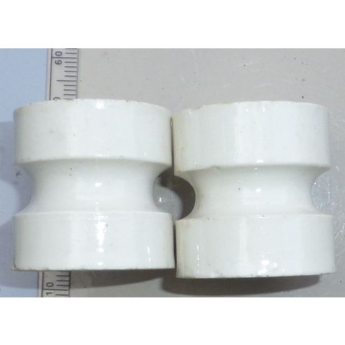 Glazed white Spool Type Porcelain Insulator 32mm long RF or antenna 1 off