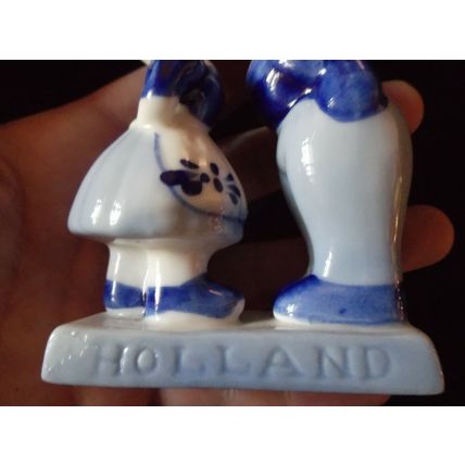 Blue and White Kissing Couple Figurine Holland