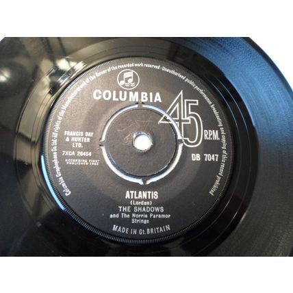 7" 1963.THE SHADOWS. ATLANTIS, DB 7047, I WANT YOU TO WANT ME.COLUMBIA.EXCELLENT