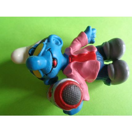 Hip hop smurf with radio