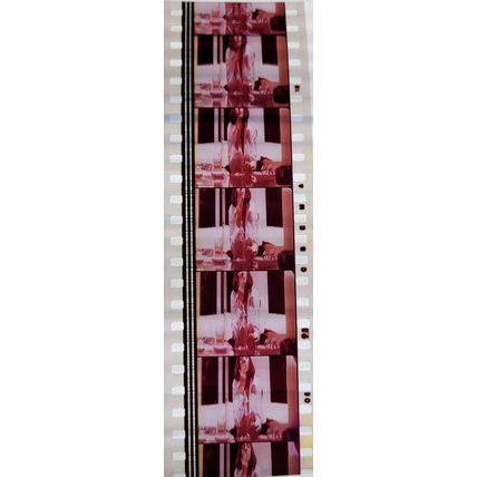 Pulp Fiction. Pk VXM - C057e. 1 STRIP OF 5 - 35MM FILM CELLS PK VXM