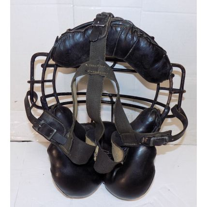 Vintage Wilson Metal Bar Black Padded Leather Baseball Catchers Mask