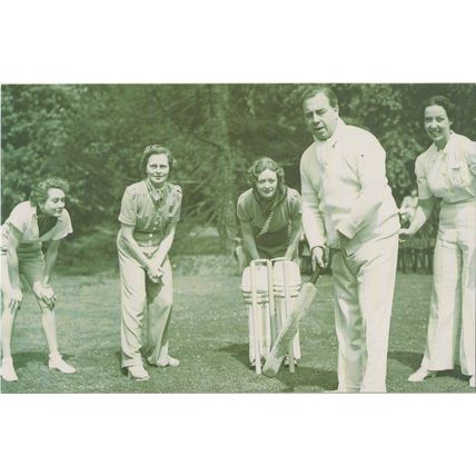 Postcard JB Priestley Actress vs Author Cricket 1938 Highgate London - Nostalgia