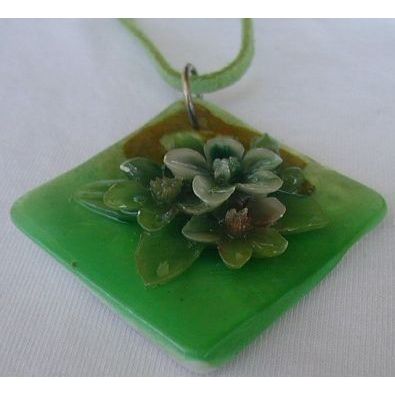 Green flowers mother of pearl